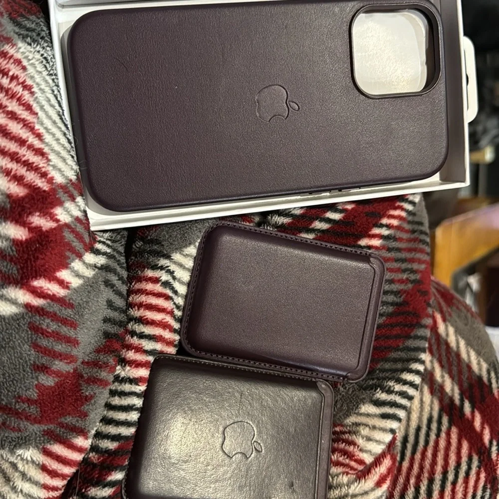 Leather iPhone 13 ProMax Case Burgundy Wine with choice of MagSafe wallet - Picture 4 of 4